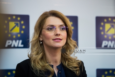 Alina Gorghiu ar urma să deschidă lista PNL pentru deputaţi, iar Adriana Săftoiu pe cea pentru Senat, la Bucureşti - surse