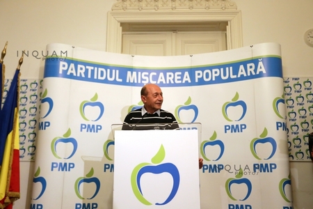 Băsescu: Cred că Dragnea va renunţa la postul de premier; se ştie vulnerabil din punct de vedere legal