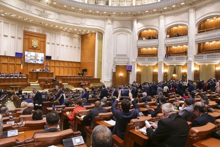Aviz favorabil în unanimitate al comisiilor juridice pentru solicitarea lui Klaus Iohannis pentru referendum pe Justiţie