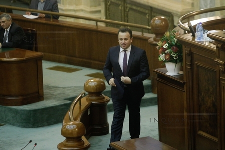Secretarul de stat Liviu Pop a depus jurământul ca senator, în urma demisiei Sorinei Pintea