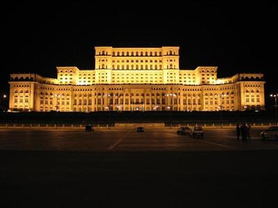 Hotărârea prin care vor fi angajaţi 17 ghizi cu contract part-time la Palatul Parlamentului, adoptată de Camera Deputaţilor