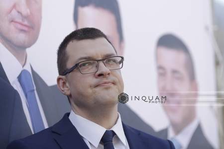Deputatul Ovidiu Raeţchi (PNL) propune sancţionarea penală a parcagiilor cu închisoare până la 2 ani