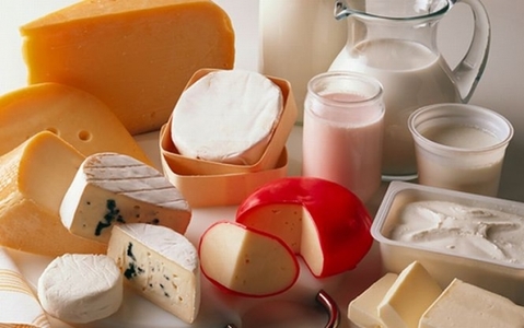 Proiectul care prevede etichetarea suplimentară a laptelui şi a produselor lactate, adoptat de către deputaţi