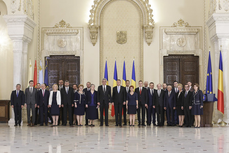 Miniştrii cabinetului Tudose au depus jurământul în faţa preşedintelui Klaus Iohannis