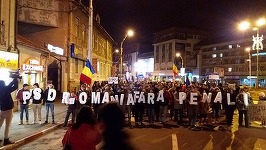 Peste 1.500 de protestatari la Sibiu. Manifestaţii au loc şi la Cluj, Galaţi, Timişoara, Braşov, Iaşi, unde este prezent şi Mihai Şora. FOTO/VIDEO