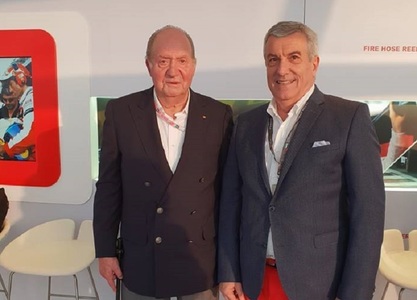 Tăriceanu postează pe Facebook fotografii de la Marele Premiu de Formula 1 de la Abu Dhabi; el apare alături de fostul rege Juan Carlos şi de Zidane