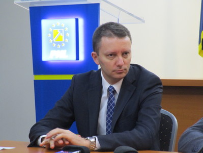 Siegfried Mureşan: Programul cu care europarlamentarii PSD merg în Parlamentul European este apărarea infractorului Liviu Dragnea