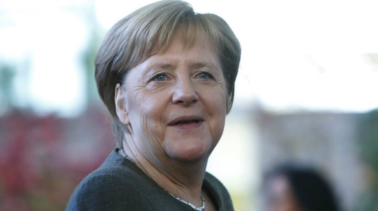 Angela Merkel, către membrii FDGR: Vă mulţumesc pentru că sunteţi o punte între ţările noastre, pentru faptul că menţineţi această moştenire culturală