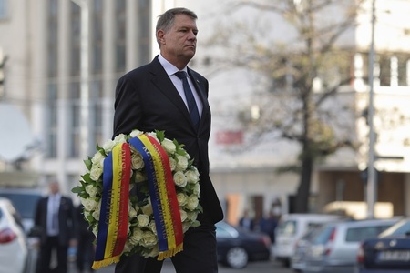 Preşedintele Klaus Iohannis a depus o coroană de flori la Clubul Colectiv, la patru ani de la incendiul în urma căruia şi-au pierdut viaţa 64 de de tineri
