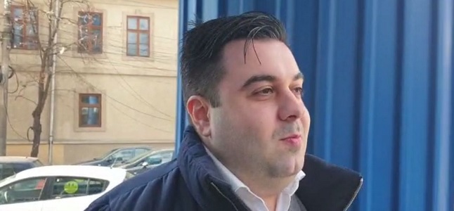 Răzvan Cuc, fostul ministru al Transporturilor, la sediul DNA Timişoara pentru a fi audiat în dosarul spăgilor încasate de DRDP pentru PSD Arad - FOTO
