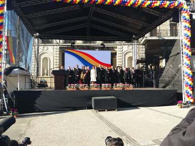 Preşedintele Klaus Iohannis a ajuns la Iaşi, împreună cu soţia sa, pentru a participa la manifestările dedicate Micii Uniri - FOTO