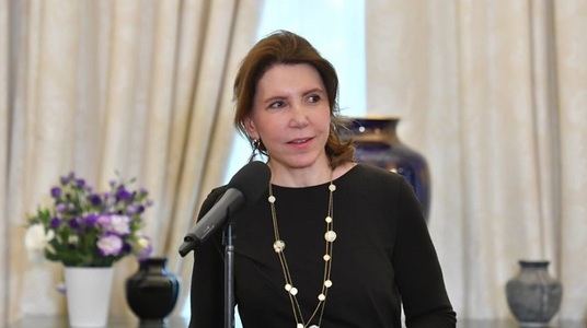 Klaus Iohannis a decorat-o pe ambasadoarea Franţei la Bucureşti Michèle Ramis cu ordinul „Steaua României”