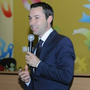 Fostul deputat Mihai Apostolache, fondator al Partidului Prahova în Acţiune, candidează ca independent pentru un mandat în Parlament - FOTO
