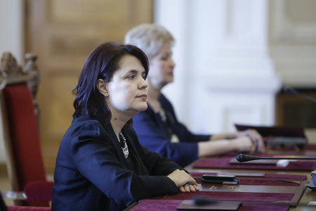 Fosta judecătoare CCR Maya Teodoroiu, pe locul 2 pe lista PSD Prahova pentru Camera Deputaţilor. Lista e deschisă de şeful filialei judeţene, iar pe locul 3 se află fostul ministru al Mediului Graţiela Gavrilescu