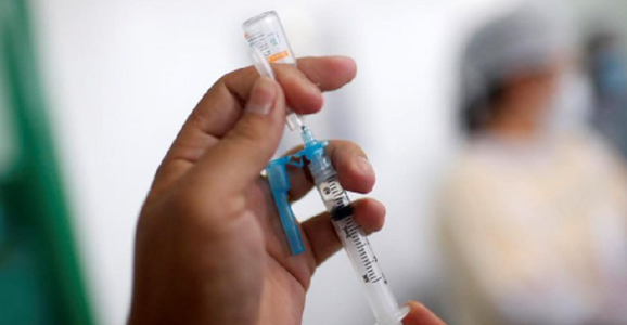 Membrii Guvernului primesc miercuri doza de rapel a vaccinului împotriva COVID-19