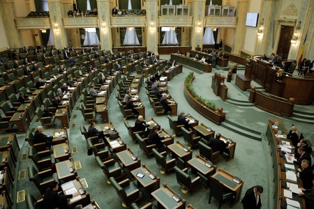 Senatul a aprobat dezbaterea, în procedură de urgenţă, a proiectului de lege privind desfiinţarea SIIJ