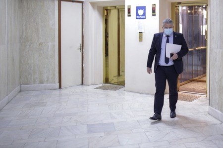 Fostul ministru PSD al Sănătăţii Florian Bodog poate fi urmărit penal în dosarul în care este suspectat de abuz în serviciu, fals intelectual  şi fals în înscrisuri sub semnătură privată
