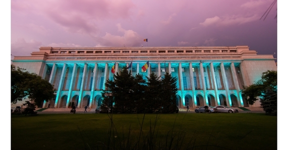 Palatul Victoria va fi iluminat miercuri seară în culoarea turcoaz cu ocazia Zilei Conştientizării Bolii Batten