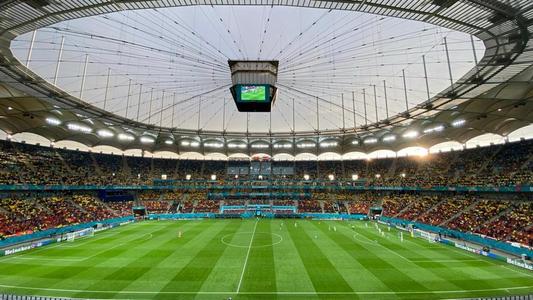 Primarul general i-a invitat pe cei peste 1.000 de voluntari implicaţi în organizarea Campionatului European de Fotbal la Bucureşti să urmăreasca finala pe ecranele amplasate pe Arena Naţională