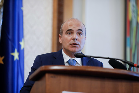 CONSILIU NAŢIONAL PNL - Rareş Bogdan, reconfirmat prim-vicepreşedinte, după ce a câştigat în faţa lui Adrian Veştea