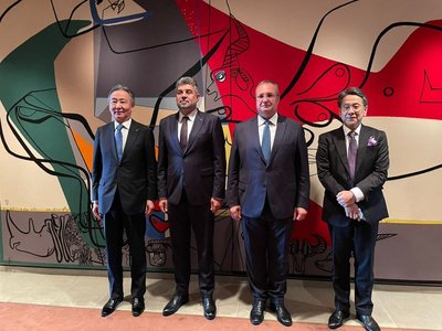 Premierul Nicolae Ciucă, întrevedere cu guvernatorul Băncii Japoniei: Investiţiile în energie verde, digitalizare, transport inteligent reprezintă economia viitorului şi viitorul relaţiei economice dintre România şi Japonia