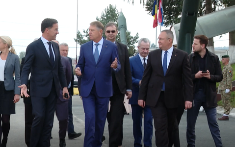 Premierul Regatului Ţărilor de Jos, Mark Rutte, a ajuns la Centrul Naţional de instruire întrunită „Getica” de la Cincu. A fost întâmpinat de preşedintele Klaus Iohannis şi de premierul Nicolae Ciucă - VIDEO