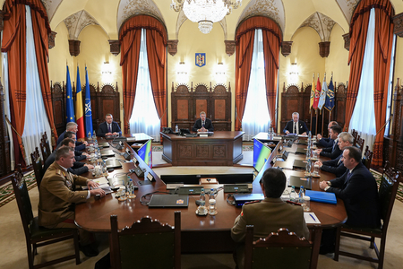 Iohannis a convocat marţi CSAT, iar discuţiile vizează războiul din Ucraina şi îmbunătăţirea rezilienţei energetice a României / Premierul Ciucă participă şi în calitate de ministru interimar al Apărării, după demisia lui Dîncu