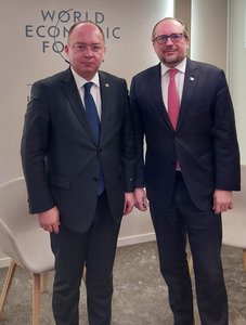 Bogdan Aurescu, întâlnire cu omologul austriac, la Forumul Economic Mondial de la Davos / Cei doi au discutat despre aderarea la Schengen / România, apel la o atitudine constructivă de cooperare, de reconsiderare a poziţiei adoptate anterior