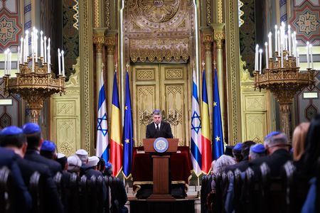  Ziua Internaţională de Comemorare a Victimelor Holocaustului  - Ciolacu: Este important să luptăm împotriva populismului, xenofobiei, demagogiei şi antisemitismului.  Mă voi împotrivi întotdeauna cu toate forţele violenţei şi extremismului