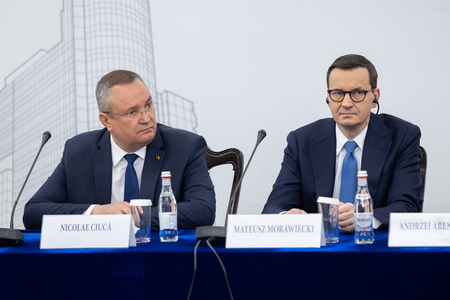 Ciucă, la Forumul Economic România-Polonia: Polonia a reuşit să treacă prin criza economică datorită unei foarte bune şi chibzuite proceduri de absorbţie a banilor europeni / România şi-a învăţat lecţia, putem încheia anul cu peste 90% - VIDEO
