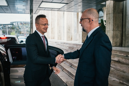 Kelemen Hunor, întâlnire cu Ministrul Comerţului Exterior şi al Afacerilor Externe al Ungariei – S-a discutat despre teme de interes pentru comunitatea maghiară, energie şi aprofundarea relaţiilor dintre cele două ţări