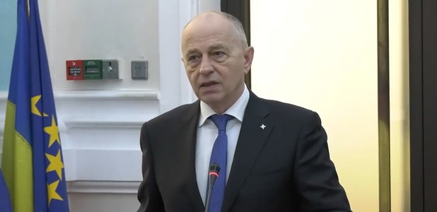 Secretarul general adjunct al NATO Mircea Geoană anunţă că Alianţa va crea o unitate specială pentru protejarea cablurilor şi conductelor submarine din Marea Neagră
