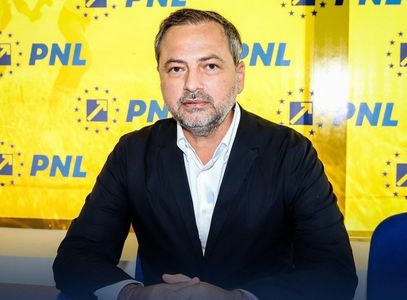 Motreanu (PNL): Ciolacu ar trebui să îşi depună mandatul de premier dacă proiectul prin care pretinde că sunt eliminate pensiile speciale ale parlamentarilor e respins la CCR / Proiectul e în mod intenţionat neconstituţional / Motreanu critică şi ameninţă