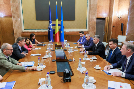 Marcel Ciolacu l-a primit la Palatul Victoria pe secretarul general adjunct al Organizaţiei pentru Cooperare şi Dezvoltare Economică (OCDE), Ulrik Knudsen: Aderarea României la OCDE reprezintă o prioritate de prim rang a Guvernului