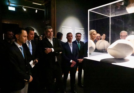 UPDATE - Premierul, împreună cu mai mulţi miniştri, la deschiderea expozitiei Brâncuşi de la Timişoara / Ciolacu: Prin această expoziţie, Brâncuşi se întoarce simbolic acasă