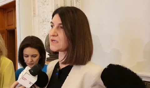 Violeta Alexandru a anunţat depunerea de către USR şi Forţa Dreptei a unei moţiuni simple împotriva ministrului Finanţelor, intitulată ”Marcel Boloş, un ministru care creşte taxele cu zâmbetul pe buze”