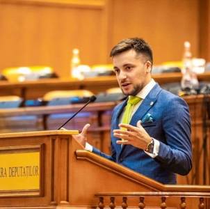 Deputatul USR Filip Havârneanu cere Guvernului Ciolacu să nu le ia dreptul la educaţie copiilor din familii cu posibilităţi financiare reduse