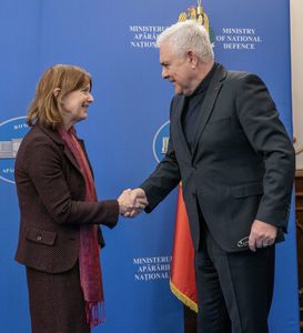 Ministrul Angel Tîlvăr, întrevedere cu ambasadorul SUA Kathleen Kavalec: Contribuţia noastră la elaborarea Strategiei SUA la Marea Neagră va reprezenta o prioritate în perioada următoare