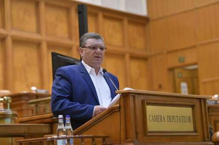 Deputatul Dumitru Coarnă a fost exclus din grupul parlamentar al AUR / Cornel Vasile Folescu trece de la PSD la AUR