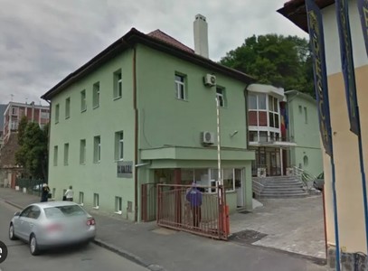 Primarul din Braşov reclamă că firma care administrează sute de imobile ale oraşului le închiriază, de zeci de ani, pentru sume simbolice ”clientelei politice”