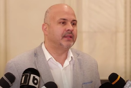 Emanuel Ungureanu: Alexandru Rafila pregăteşte un nou tun de consultanţă cu OMS / Deputatul USR îi cere premierului să îl demită pe ministrul Sănătăţii
