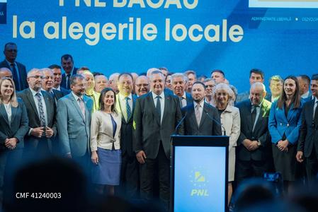 Nicolae Ciucă: Peste 1500 de liberali au fost astăzi la Bacău, demonstrând că forţa PNL creşte tot mai mult în Moldova. Cred în viitorul liberal al acestei regiuni