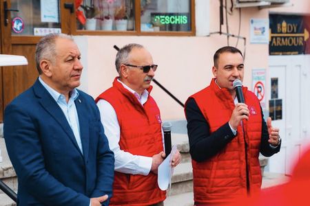 Ministrul Cercetării Bogdan Ivan a fost, în comuna Rebrişoara, judeţul Bistriţa-Năsăud pentru a îi susţine pe candidaţii PSD la alegerile locale