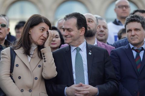 Ludovic Orban, după ce Violeta Alexandru a plecat la USR: M-a dezamăgit. Nu va ajunge în Parlament. Mă gândisem că poate fi, când mă retrag, un potenţial înlocuitor - VIDEO