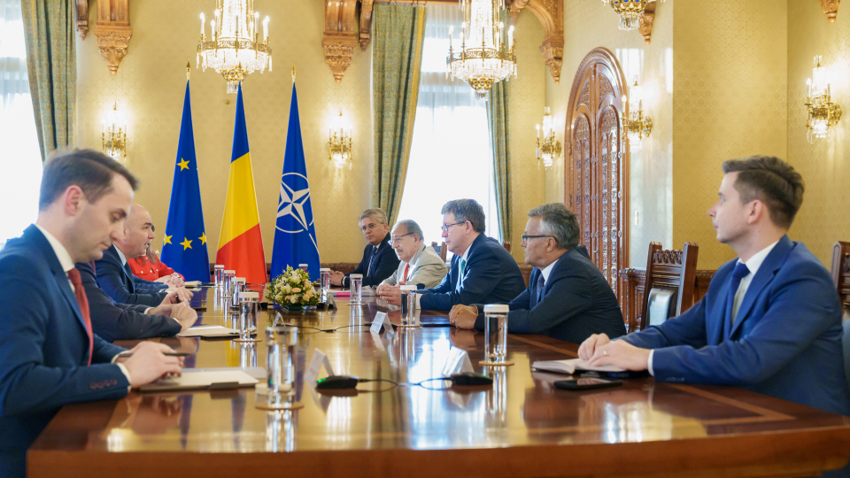 Preşedintele interimar Ilie Bolojan, discuţii cu Consiliului Naţional al Întreprinderilor Private Mici şi Mijlocii, despre reforma administraţiei, problema plăţilor întârziate, consolidarea diplomaţiei economice