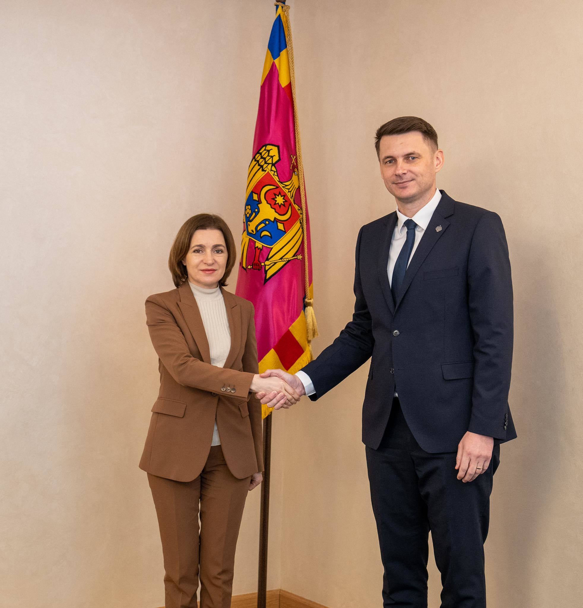 Preşedintele interimar al Senatului, Mircea Abrudean, întrevederi cu preşedintele Republicii Moldova, Maia Sandu şi cu premierul Dorin Recean, la Chişinău: România susţine fără echivoc parcursul european al Republicii Moldova