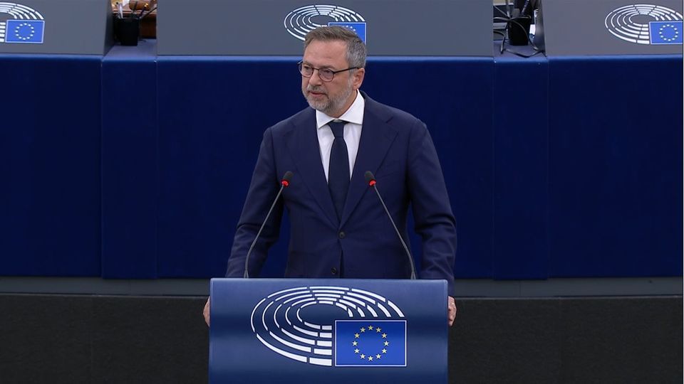 Motreanu: Comisia Europeană desfăşoară mai multe acţiuni în domeniul bolilor rare/ Finanţarea se ridică la peste 120 de milioane de euro, în programul EU4Health