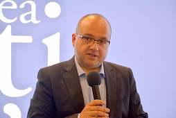 INTERVIU - Valentin Naumescu, expert în relaţii internaţionale: Rusia a fost categoric învinsă în democraţia din România! / Cele trei priorităţi imediate ale preşedintelui ales: noul guvern, stabilizarea economică şi consolidarea securităţii României