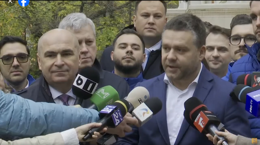 UPDATE - Ciprian Ciucu şi-a depus candidatura pentru funcţia de primar general al Capitalei din partea PNL/ Liberalul a fost însoţit de preşedintele partidului, premierul Ilie Bolojan/ Ciucu: Vreau ca oraşul să fie pus la punct. Am prima şansă să câştig