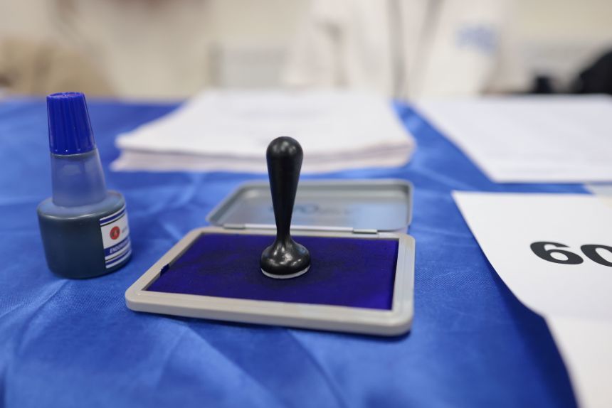 Prezența la vot în București urcă la 0,88% după prima oră de scrutin